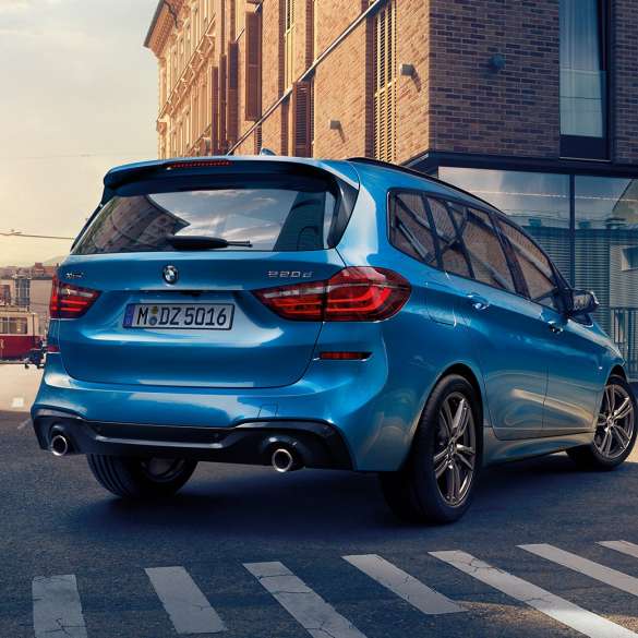Exterieur BMW 2 Serie Gran Tourer Exterieur BMW 2 Serie Gran Tourer 220d xDrive F46 Facelift 2018 Estoril Blau metallic driekwart achteraanzicht