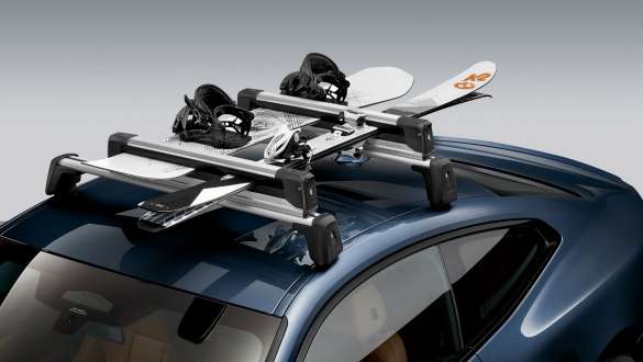 BMW ski- en snowboardhouder zijwaarts uittrekbaar BMW 4 Serie Coupé G22 BMW ski- en snowboardhouder zijwaarts uittrekbaar BMW 4 Serie Coupé G22 close-up
