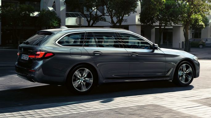 BMW 5 Serie Touring G31 zijaanzicht BMW 5 Serie Touring G31 facelift Sophistograu zijaanzicht