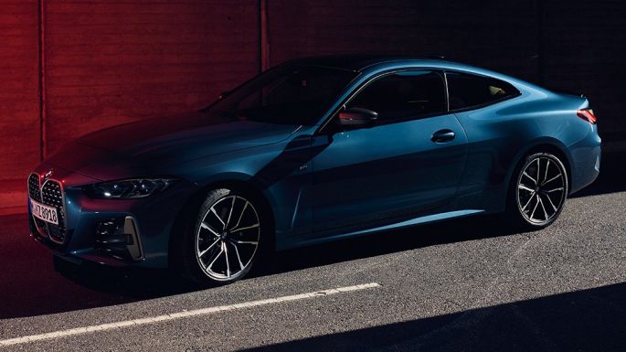 Zijaanzicht daklijn BMW M440i xDrive Coupé G22 BMW M440i xDrive Coupé Arctic Race Blue metallic G22 zijaanzicht daklijn