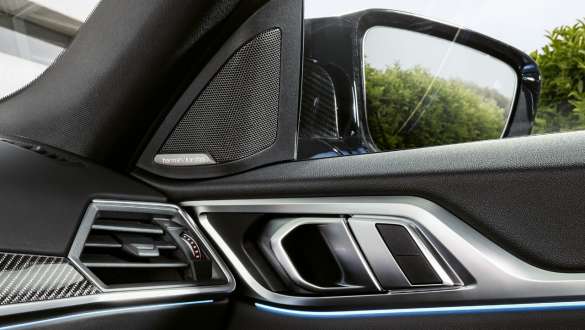 BMW M IconicSounds Electric BMW i4 M50 G26 interieur deur met luidspreker BMW M IconicSounds Electric BMW i4 M50 G26 interieur deur met luidspreker