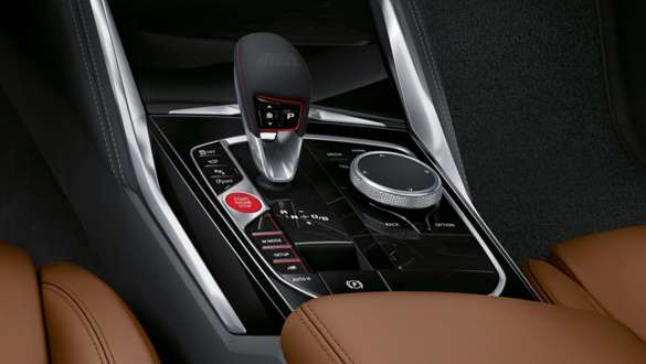 8-traps M Steptronic transmissie BMW M3 Competition Sedan G80 BMW M3 Competition Sedan G80 8-traps M Steptronic transmissie close-up transmissiehendel
