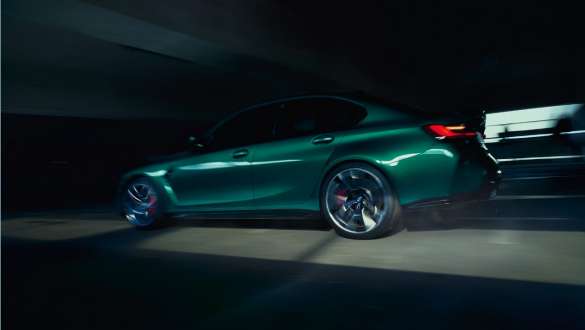M specifiek onderstel BMW M3 Sedan G80 BMW M3 Sedan G80 Isle of Man Grün M specifiek onderstel zijaanzicht