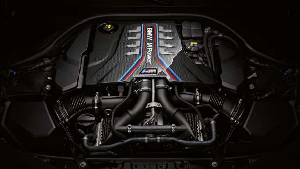 M TwinPower Turbo 8-cilinder benzinemotor BMW M8 Competition Gran Coupé F93 LCI BMW M8 Competition Gran Coupé F93 LCI facelift M TwinPower Turbo 8-cilinder benzinemotor close-up
