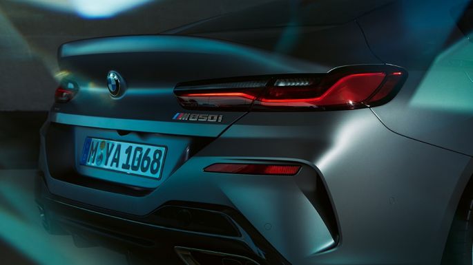 BMW M850i xDrive Gran Coupé, achterkant met uitlaateindpijpen in trapeziumvorm BMW M850i xDrive Gran Coupé, design, achterkant met uitlaateindpijpen in trapeziumvorm