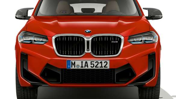 Design voorzijde BMW X4 M F98 LCI facelift BMW X4 M F98 LCI facelift Toronto Rot metallic design voorzijde vooraanzicht