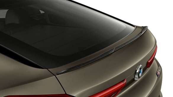 BMW X6 M50i G06 M Carbon achterspoiler BMW X6 M50i G06 SUV M Carbon achterspoiler close-up