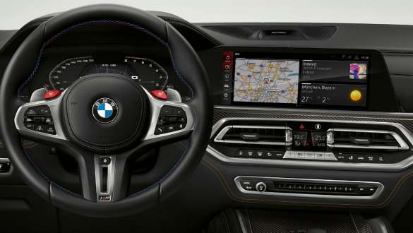 BMW X6 M Competition F96 M specifiek instrumentenpaneel BMW X6 M Competition F96 SUV cockpit M specifiek instrumentenpaneel