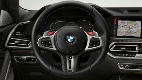 BMW X6 M Competition F96 met M Servotronic BMW X6 M Competition F96 SUV met M Servotronic cockpit