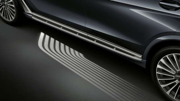 BMW X7 M model met Welcome Light Carpet G07 BMW X7 M model met Welcome Light Carpet G07