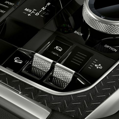BMW X6 middenconsole Close-up van BMW X6 interieur met middenconsole