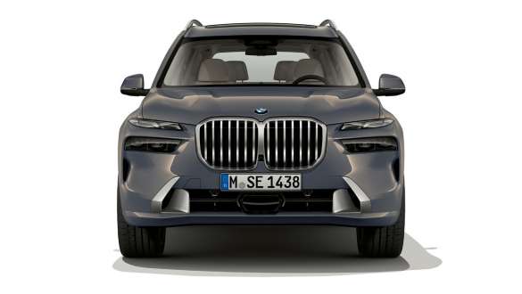 BMW X7 G07 LCI vooraanzicht Sparkling Kupfergrau metallic BMW X7 G07 LCI vooraanzicht stilstaand Sparkling Kupfergrau metallic