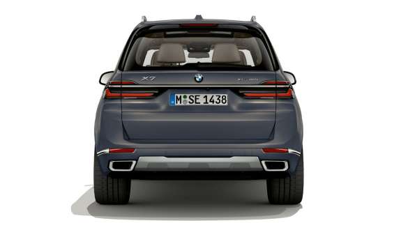 BMW X7 G07 LCI achteraanzicht Sparkling Kupfergrau metallic BMW X7 G07 LCI achteraanzicht stilstaand Sparkling Kupfergrau metallic