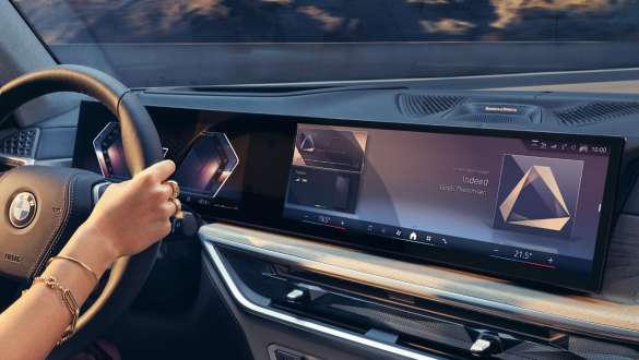 BMW Operating System 8 close-up BMW Curved Display BMW X7 G07 LCI BMW Operating System 8 close-up BMW Curved Display BMW X7 G07 LCI