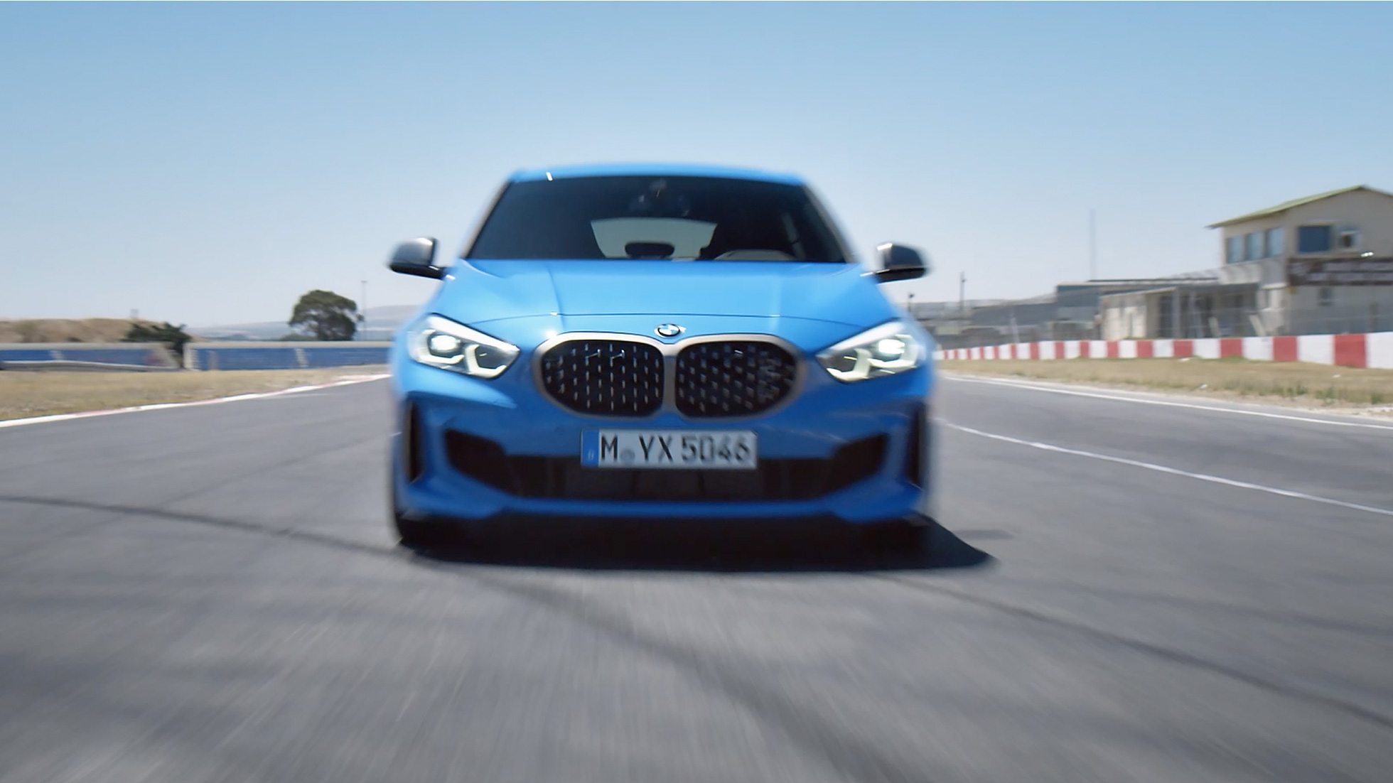 BMW 1 Serie video met rijbeelden. BMW 1 Serie video met dynamische rijbeelden.