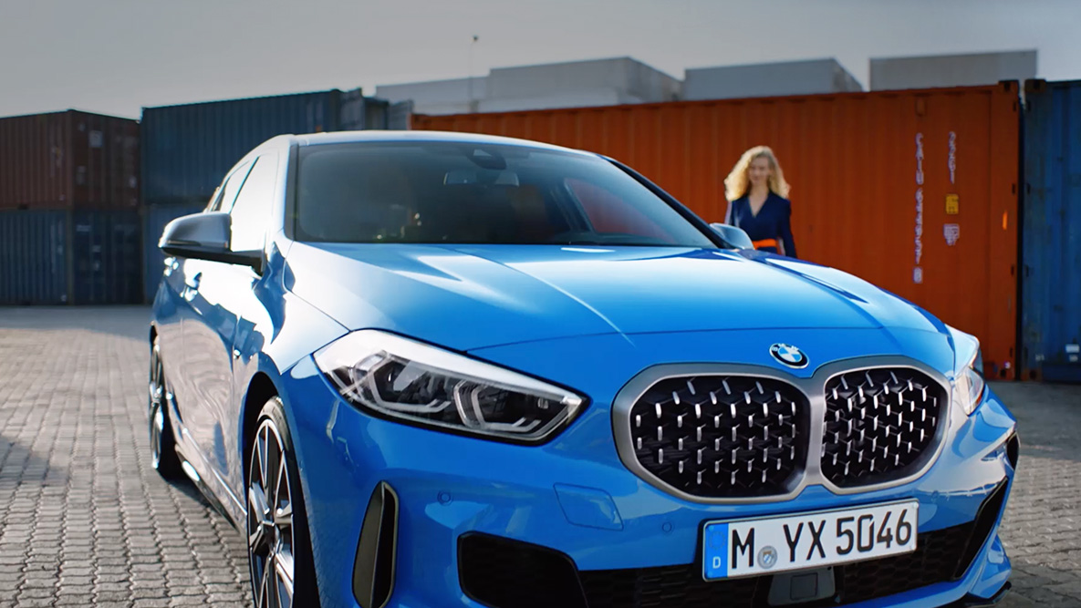 BMW Intelligent Personal Assistant De BMW 1 Serie met BMW Intelligent Personal Assistant en spraakcommando’s.