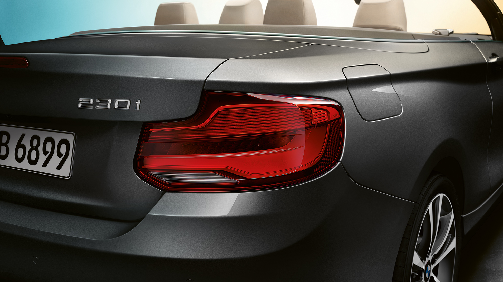 BMW 2 Serie Cabrio, modelnaam aan achterzijde BMW 2 Serie Cabrio, modelnaam aan achterzijde