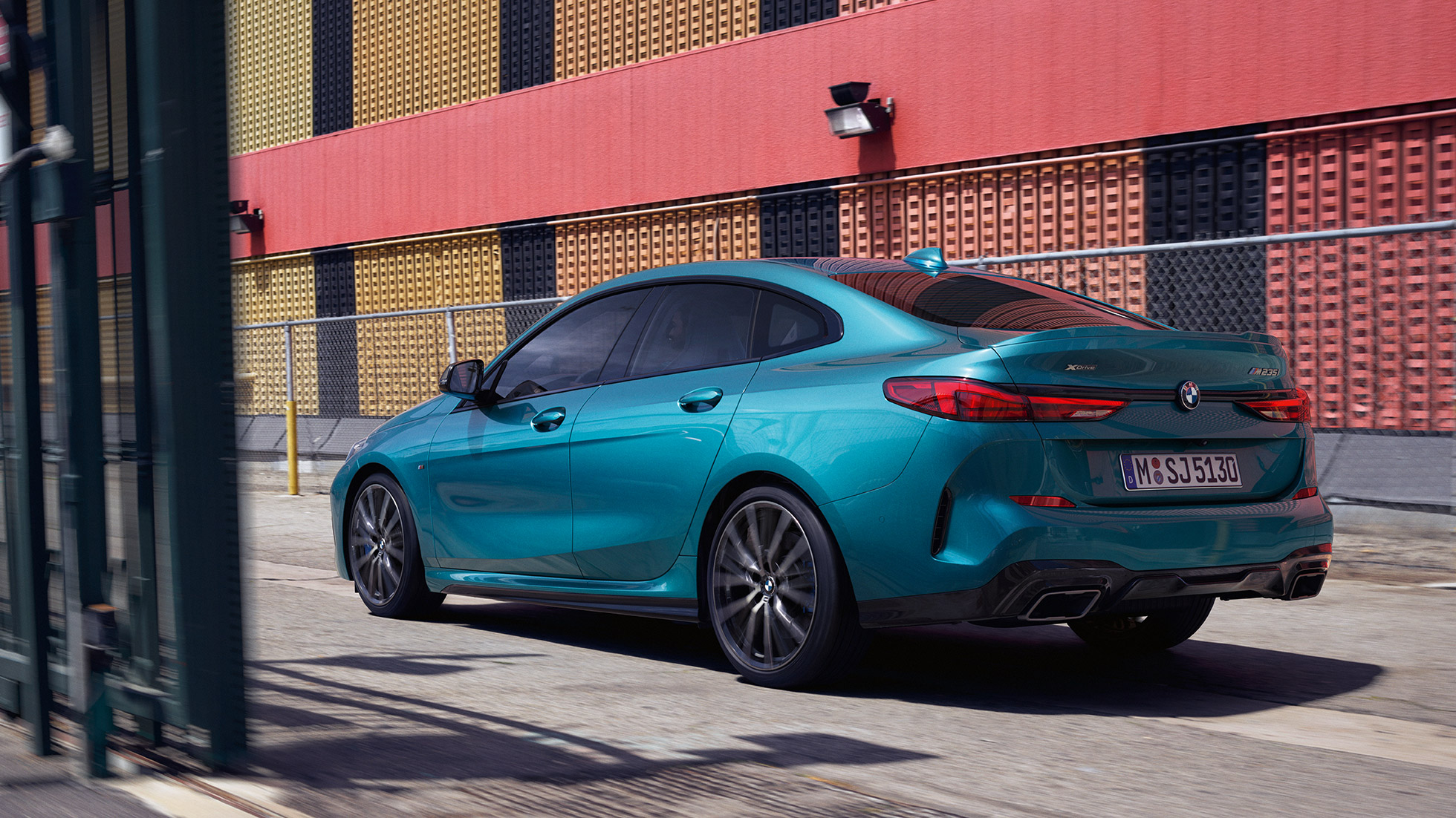 Video BMW 2 Serie Gran Coupé Video BMW 2 Serie Gran Coupé F44 Snapper Rocks Blau metallic exterieur