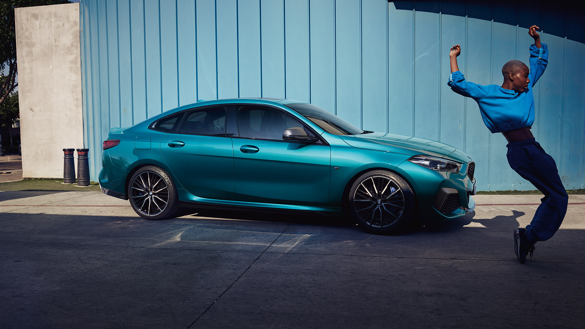 Aantrekkelijk coupésilhouet BMW 2 Serie Gran Coupé Aantrekkelijk coupésilhouet BMW 2 Serie Gran Coupé Snapper Rocks Blau metallic F44 zijaanzicht