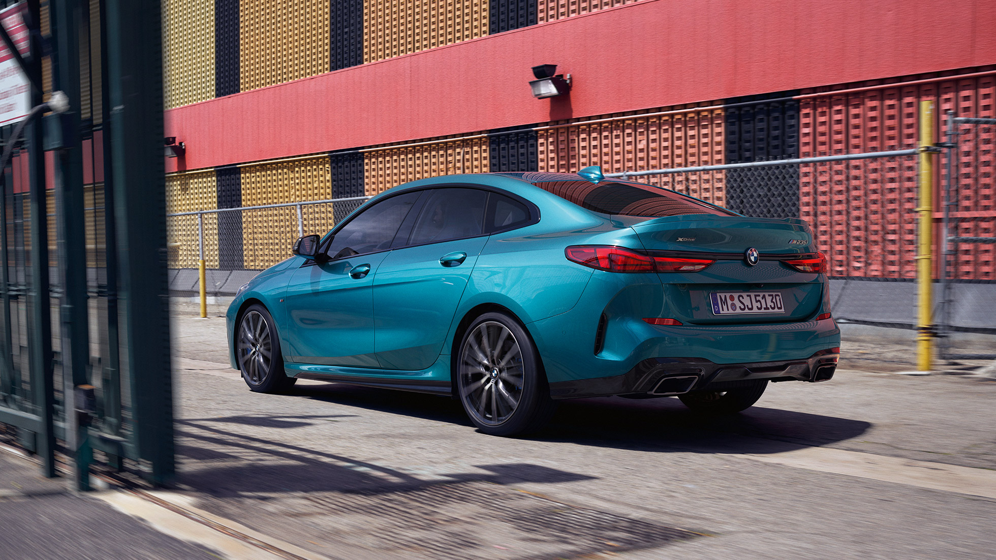 Progressief design BMW 2 Serie Gran Coupé Progressief design BMW 2 Serie Gran Coupé Snapper Rocks Blau metallic F44 driekwart zijaanzicht