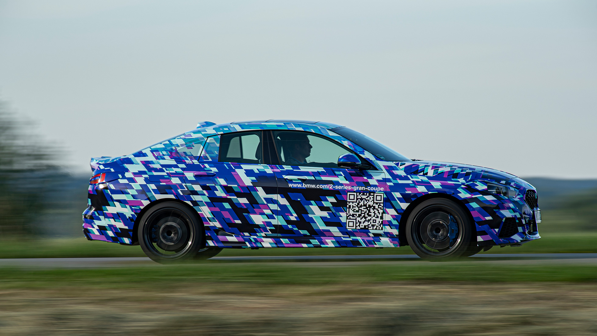 Coupé-silhouet BMW 2 Serie Gran Coupé BMW 2 Serie Gran Coupé F44 2020 zijaanzicht camouflage