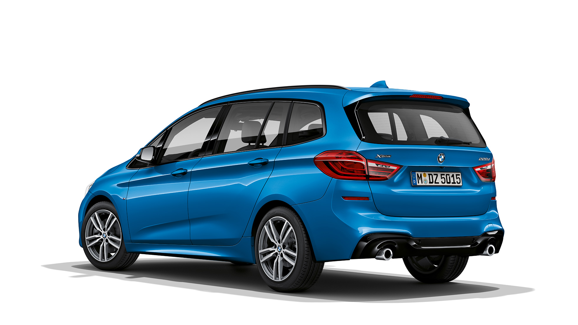 Driekwart achteraanzicht BMW 2 Serie Gran Tourer Model M Sport BMW 2 Serie Gran Tourer 220d xDrive Model M Sport F46 Facelift 2018 Estoril Blau metallic driekwart achteraanzicht