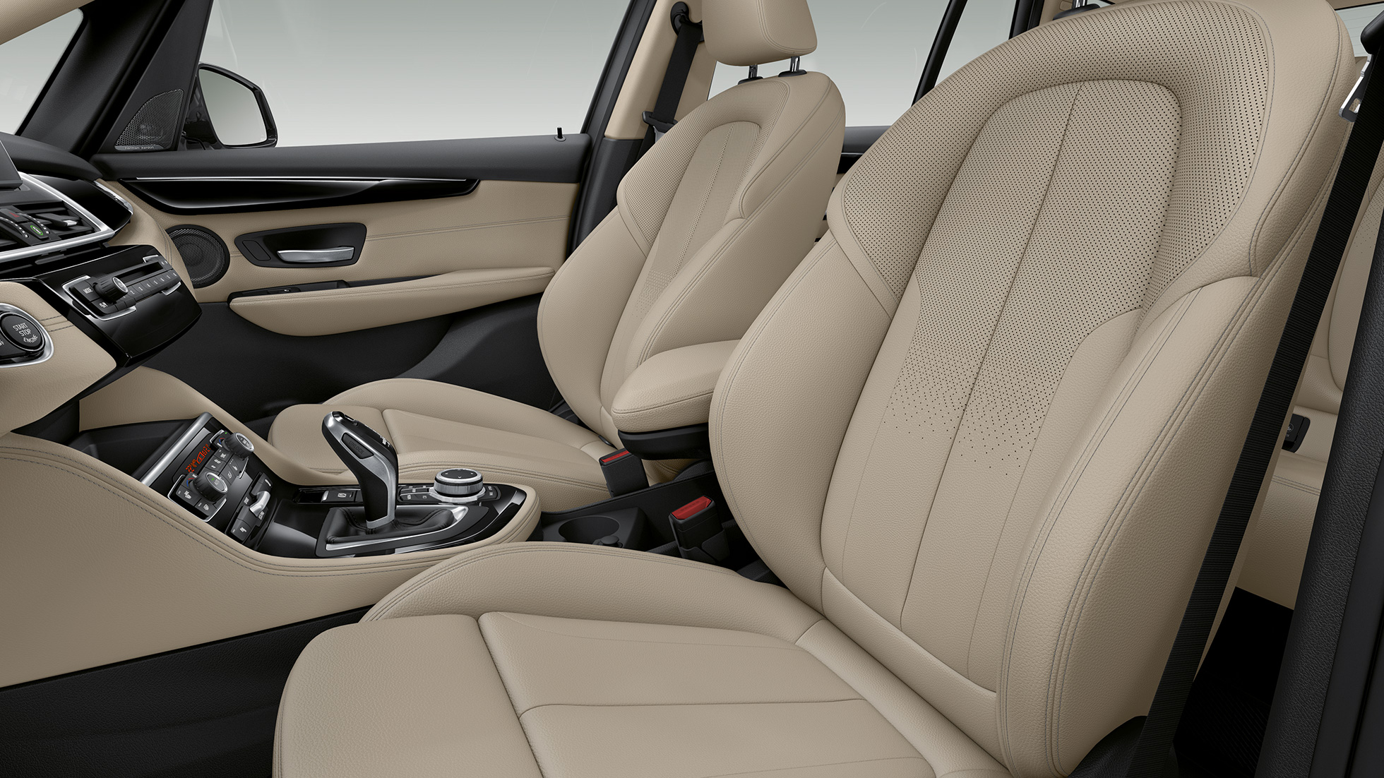 Sportstoelen BMW 2 Serie Gran Tourer Model Sport Line Sportstoelen BMW 2 Serie Gran Tourer 220d Model Sport Line F46 2018 interieur