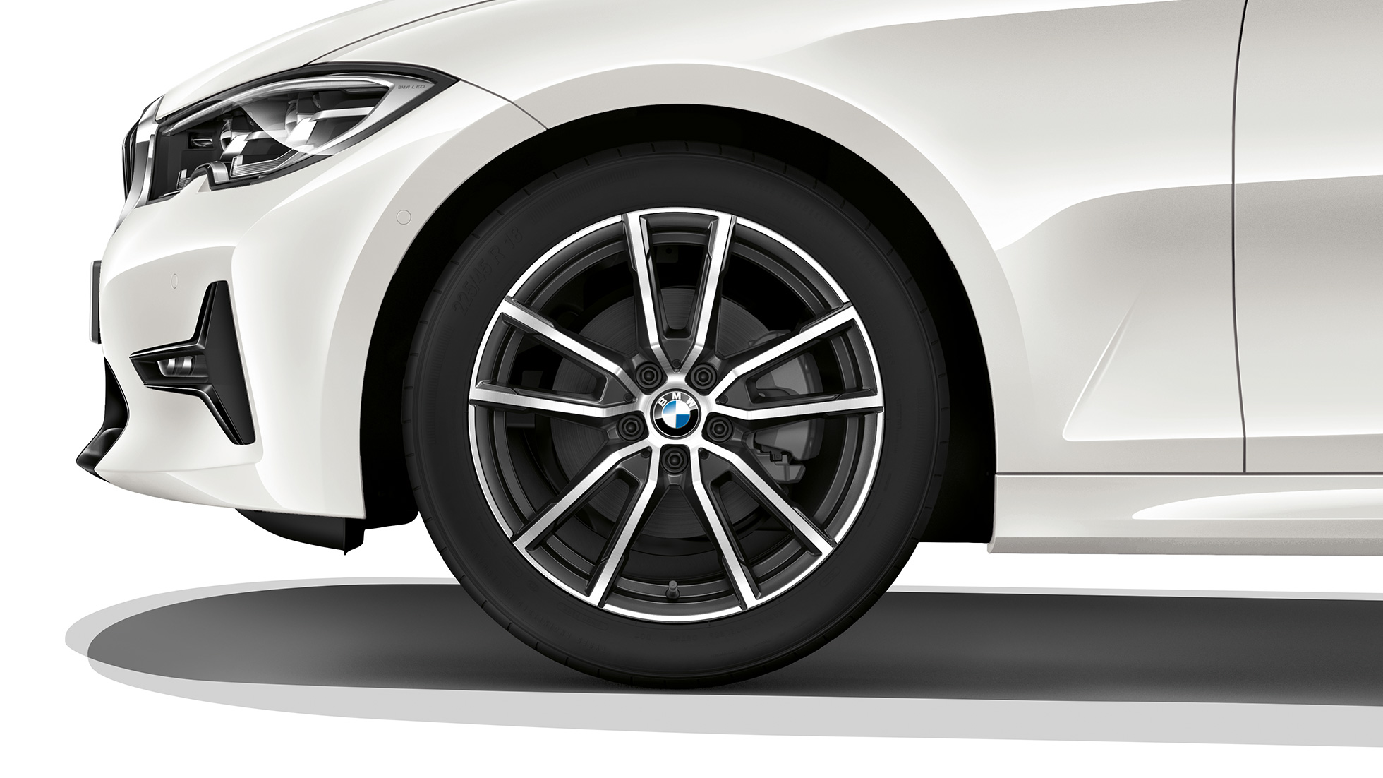 BMW 3 Serie Sedan, lichtmetalen wiel Model Sport Line Close-up van het lichtmetalen wiel van de BMW 3 Serie Sedan met de uitrusting van Model Sport Line