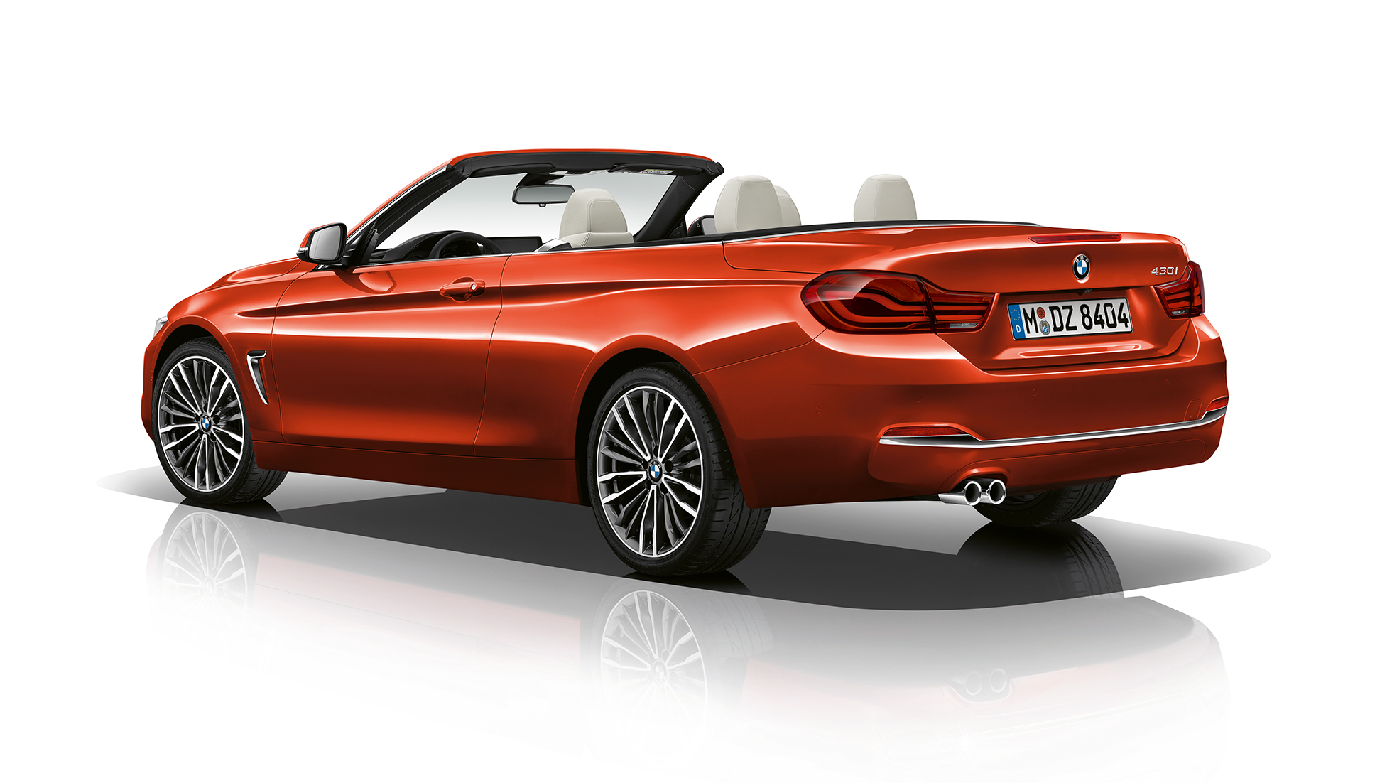 BMW 4 Serie Cabrio, Model Luxury Line driekwart achteraanzicht BMW 4 Serie Cabrio, Model Luxury Line driekwart achteraanzicht