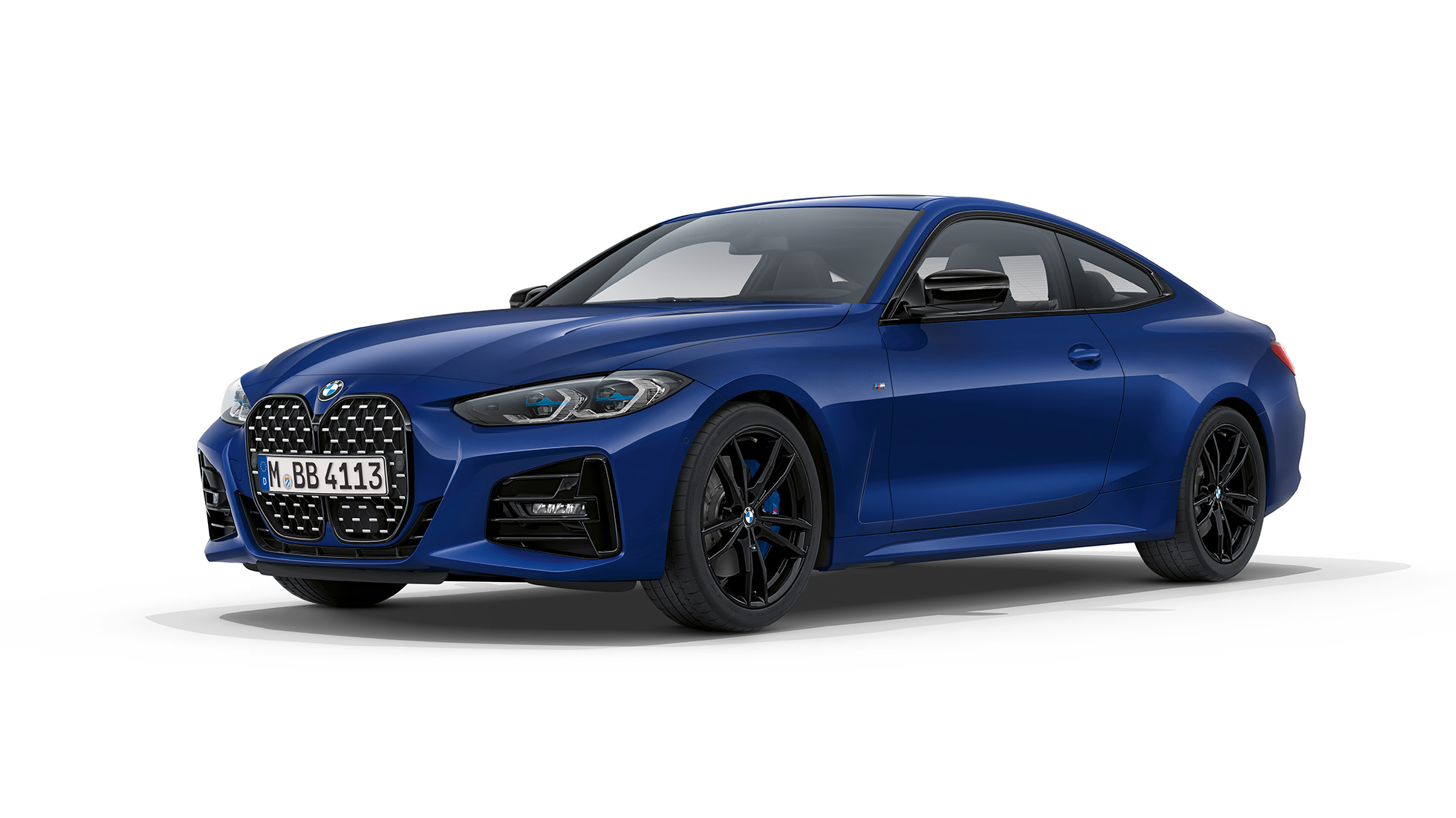 BMW 4 Serie Coupé M Sport G22 BMW 4 Serie Coupé G22 M Sport Arctic Race Blue metallic driekwart vooraanzicht