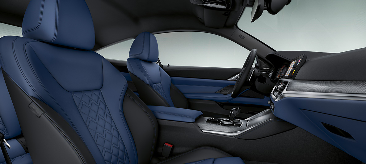 Lederuitrusting Fjordblau/Schwarz BMW 4 Serie Coupé Individual G22 interieur BMW Individual uitgebreide lederuitrusting Merino Fjordblau/Schwarz BMW 4 Serie Coupé Individual G22 interieur cockpit