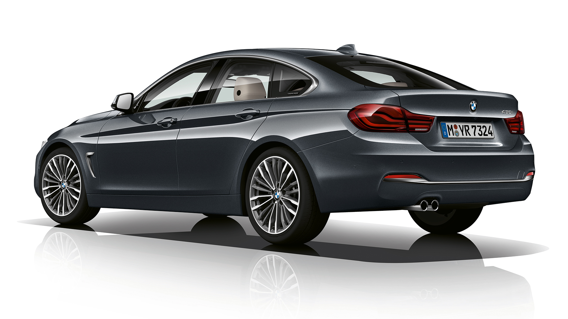 BMW 4 Serie Gran Coupé, Model Luxury Line driekwart achteraanzicht BMW 4 Serie Gran Coupé, Model Luxury Line driekwart achteraanzicht