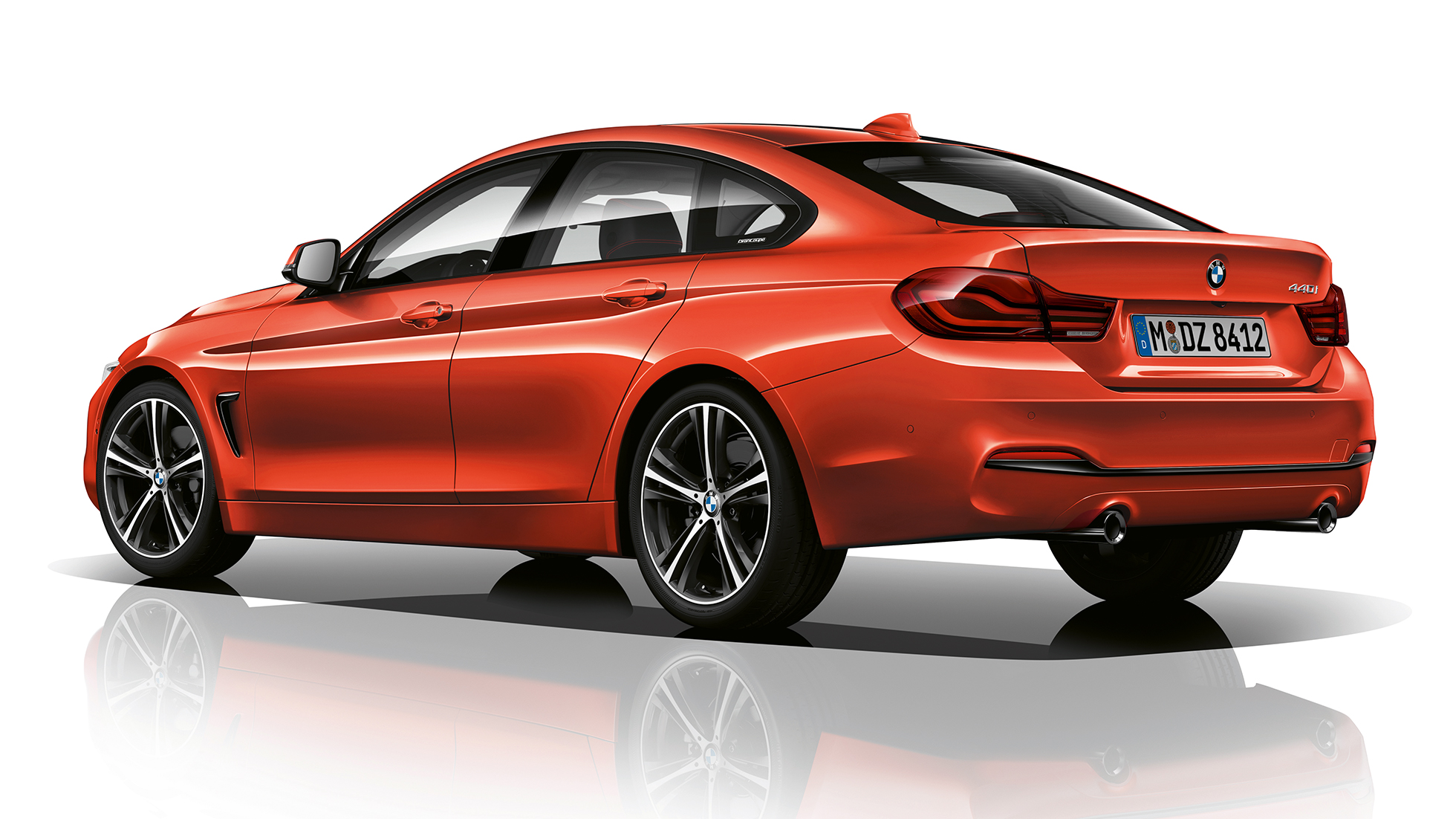 BMW 4 Serie Gran Coupé, Model Sport Line driekwart achteraanzicht BMW 4 Serie Gran Coupé, Model Sport Line driekwart achteraanzicht