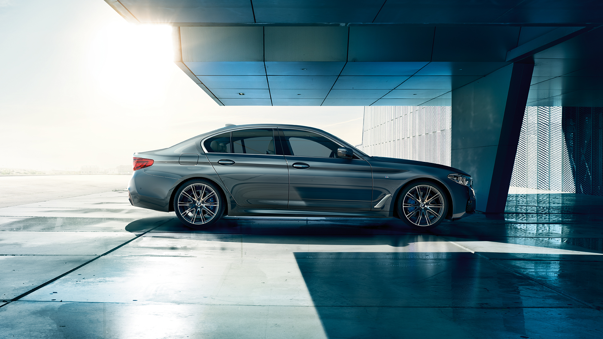 Zijaanzicht design BMW 5 Serie Sedan BMW 5 Serie Sedan 540i Sedan G30 Bluestone metallic zijaanzicht