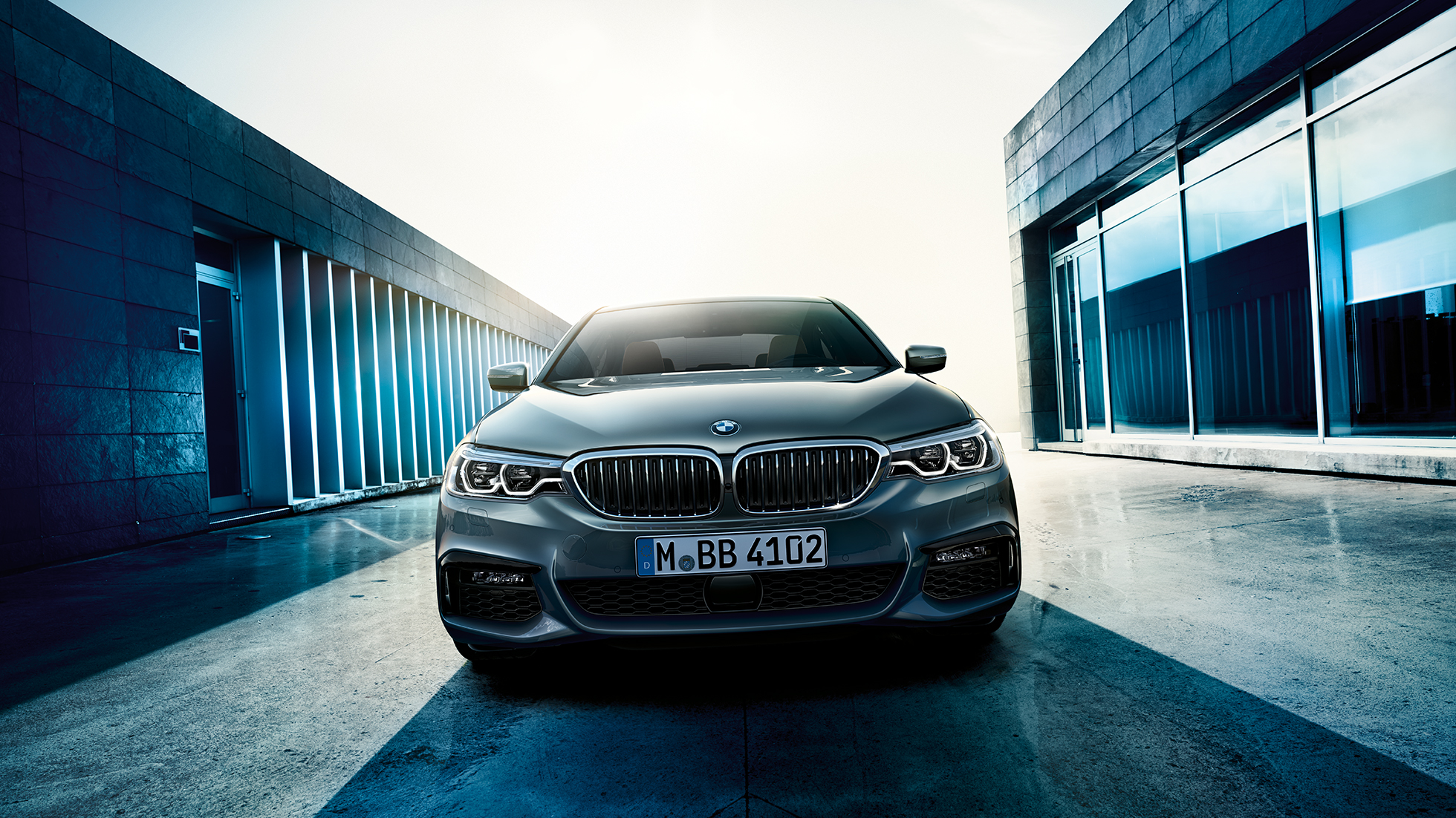 Exterieur BMW 5 Serie Sedan Exterieur BMW 5 Serie Sedan highlights 540i Sedan G30 Bluestone metallic vooraanzicht