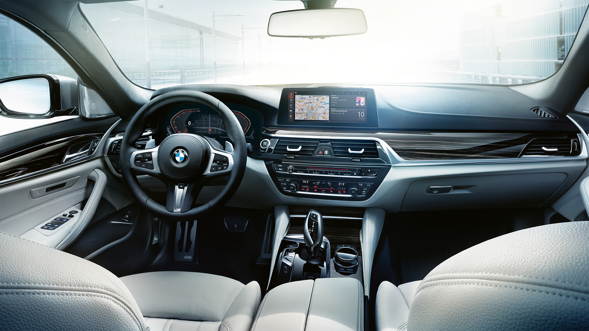 Stuurwiel BMW 5 Serie Sedan Interieur stuurwiel BMW 5 Serie Sedan highlights 540i Sedan G30 Bluestone metallic