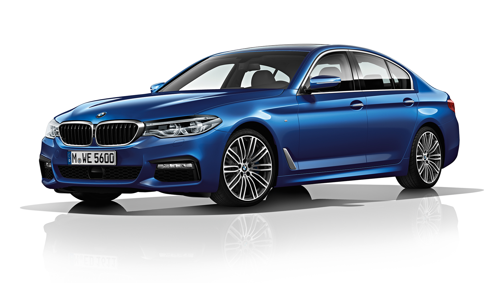 M Sportpakket driekwart vooraanzicht BMW 5 Serie Sedan 540i Sedan M Sportpakket BMW 5 Serie Sedan 540i Sedan G30 Mediterranblau metallic driekwart vooraanzicht