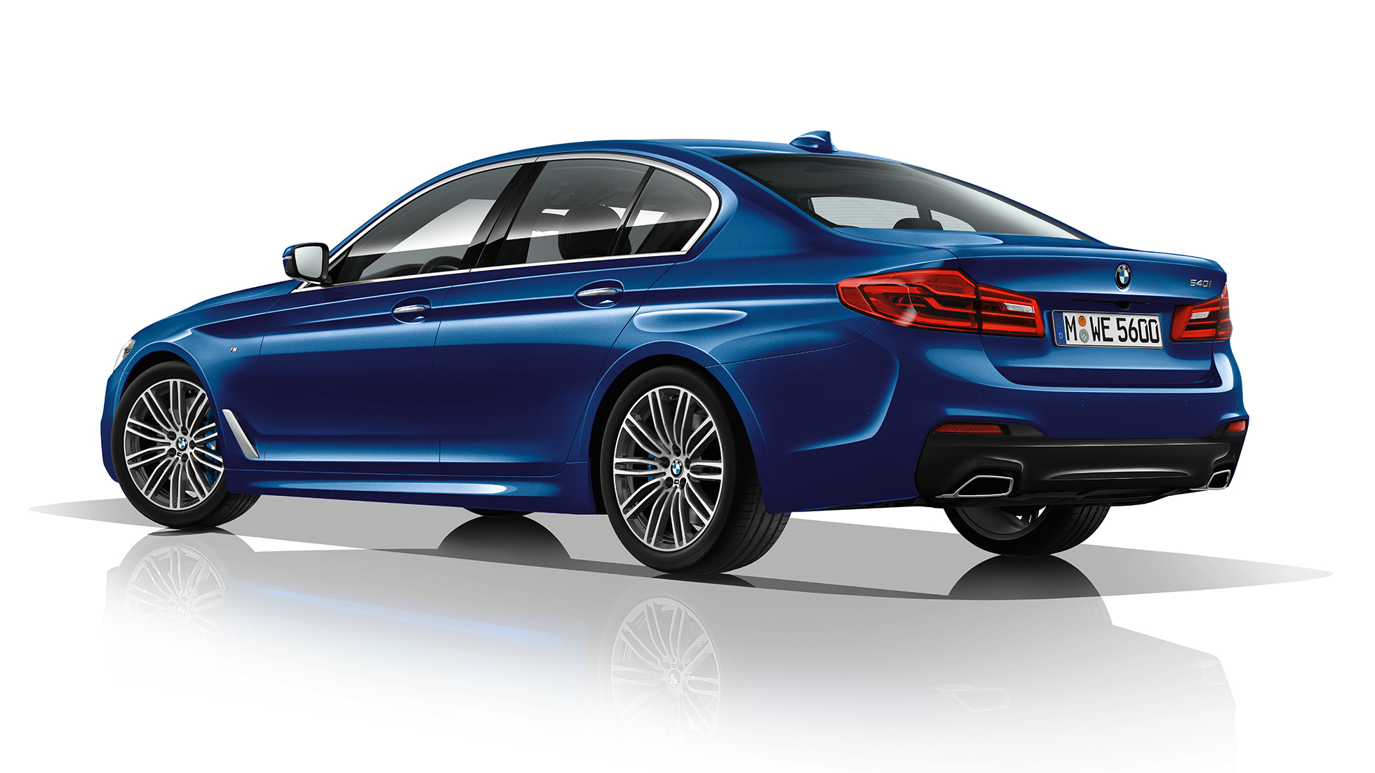 M Sportpakket driekwart achteraanzicht BMW 5 Serie Sedan 540i Sedan M Sportpakket BMW 5 Serie Sedan 540i Sedan G30 Mediterranblau metallic driekwart achteraanzicht