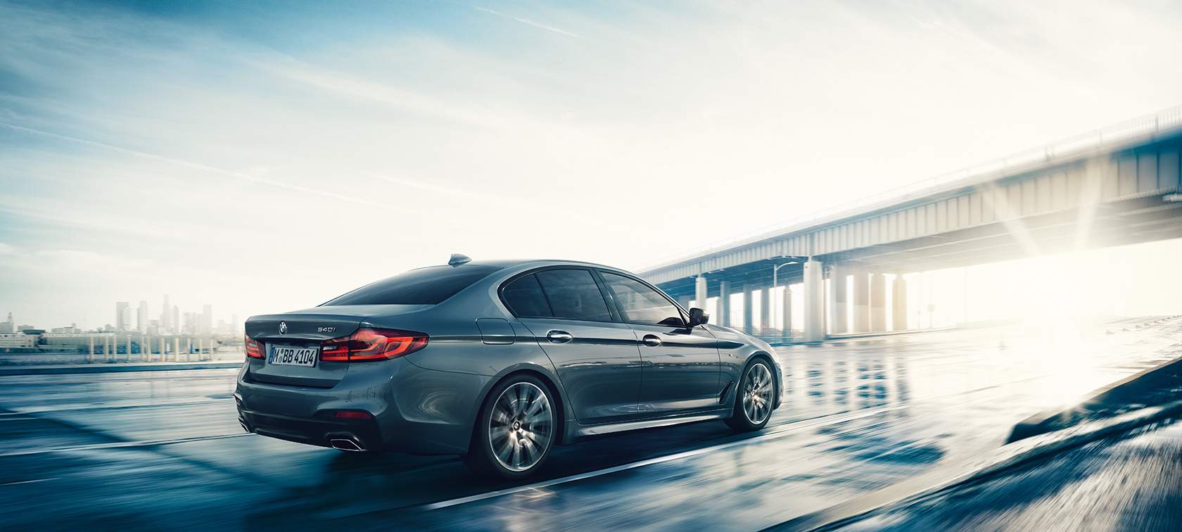 TIJDELIJK AANBOD BMW 5 SERIE SEDAN EN TOURING. U geniet van nog meer rijplezier met het tijdelijke aanbod op een nieuwe BMW 5 Serie Sedan en Touring.