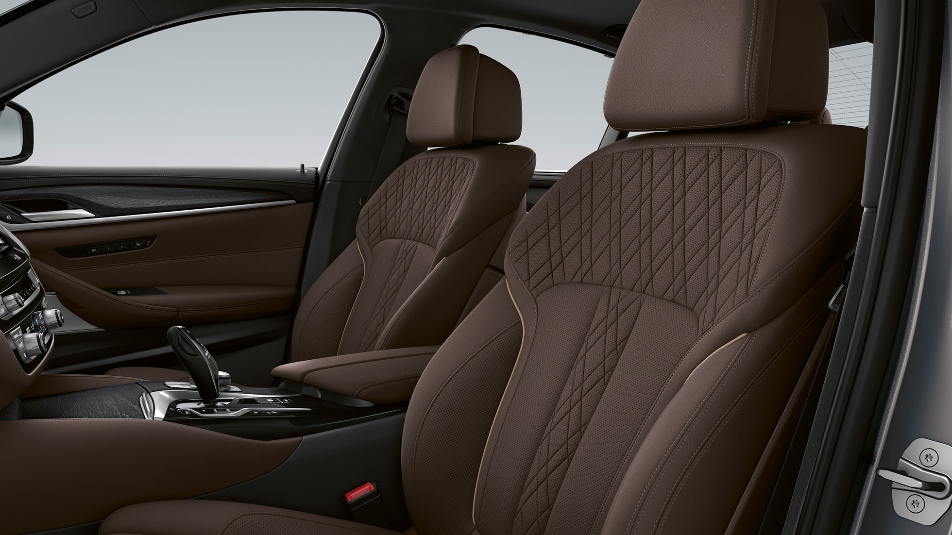 Bekleding BMW 5 Serie Sedan G30 Luxury Line Bekleding in exclusieve lederuitrusting Nappa Mokka met exclusieve stiknaad met bies in contrastkleur BMW 5 Serie Sedan 520d xDrive G30 Luxury Line interieur