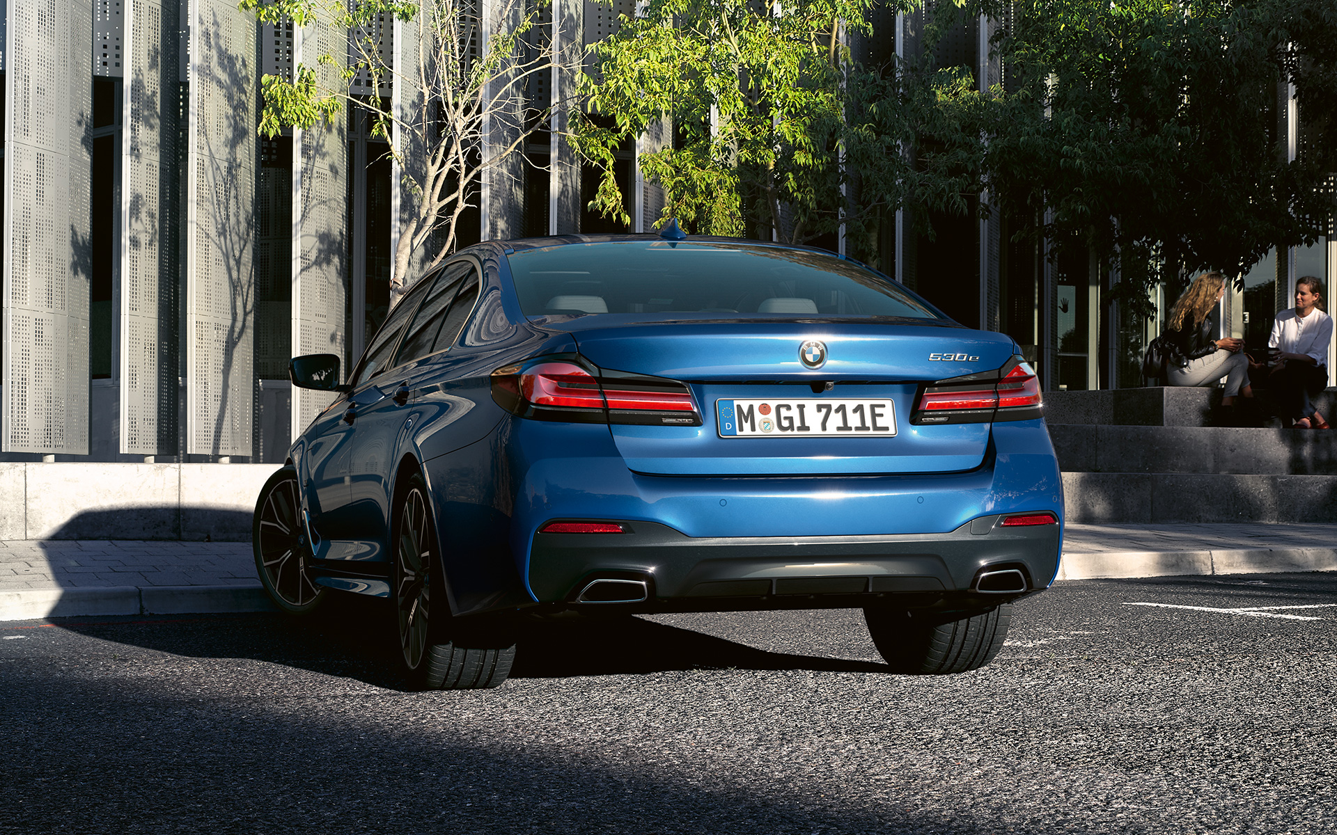 Achterlichten in 3D vorm BMW 5 Serie Sedan G30 Achterlichten in 3D vorm BMW 5 Serie Sedan G30 facelift Phytonicblau close-up achterzijde