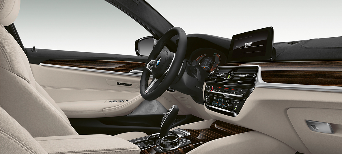 BMW Individual cockpit BMW 5 Serie Touring BMW Individual BMW 5 Serie Touring G31 cockpit zijaanzicht
