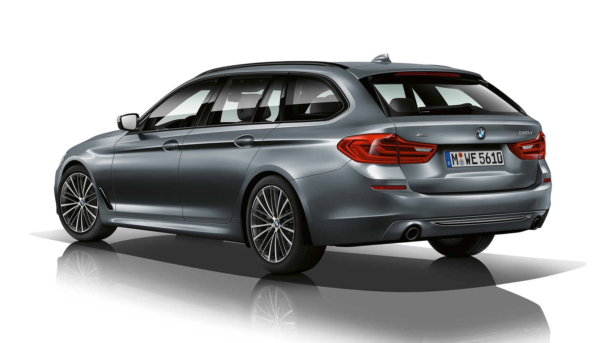 Sport Line driekwart acheraanzicht BMW 5 Serie Touring Sport Line BMW 5 Serie Touring 520d Touring G31 Bluestone metallic driekwart achteraanzicht