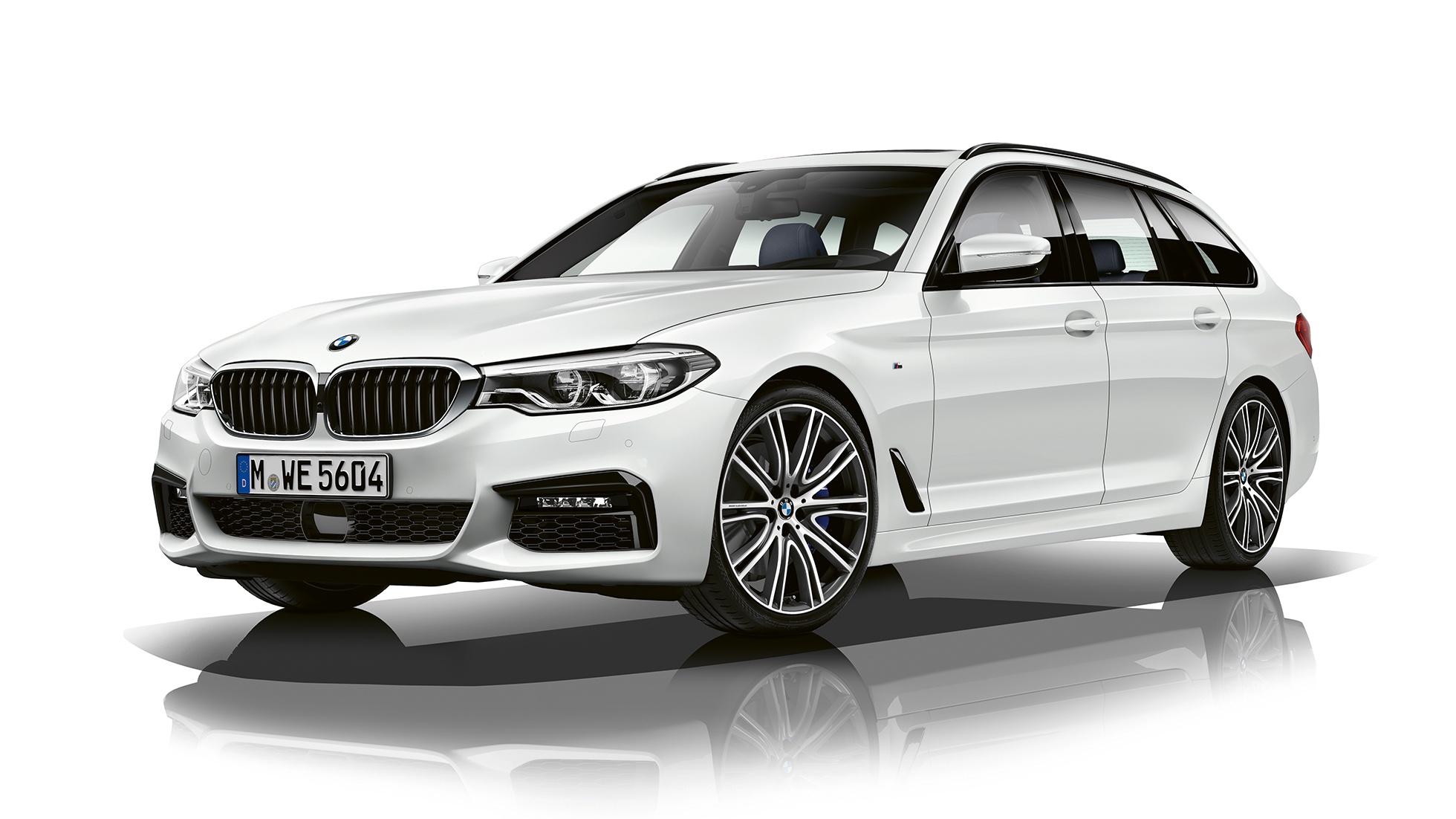 M Sportpakket driekwart vooraanzicht BMW 5 Serie Touring M Sportpakket BMW 5 Serie Touring 530d xDrive Touring G31 Alpinweiß driekwart vooraanzicht