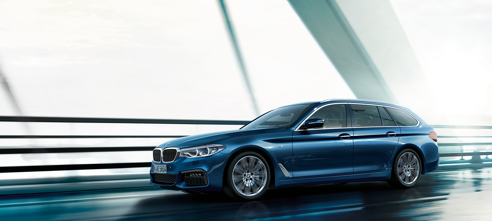 BMW 5 Serie Touring modellen uitrustingen Modellen uitrustingen BMW 5 Serie Touring 530d xDrive Touring G31 Mediterranblau metallic zijaanzicht