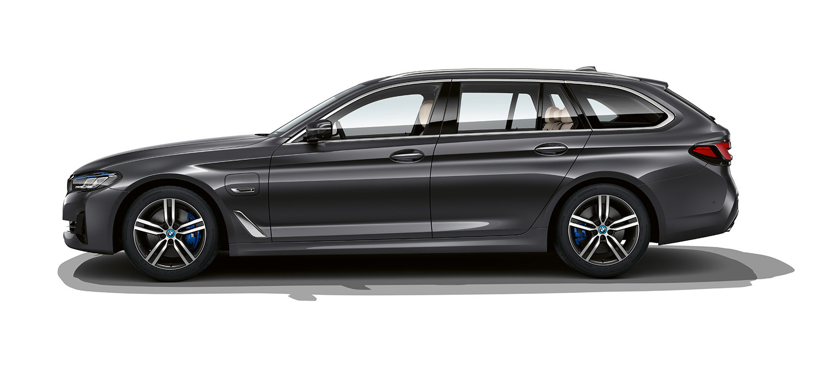 BMW 5 Serie Touring G31 stilstaand BMW 5 Serie Touring G31 facelift zijaanzicht stilstaand
