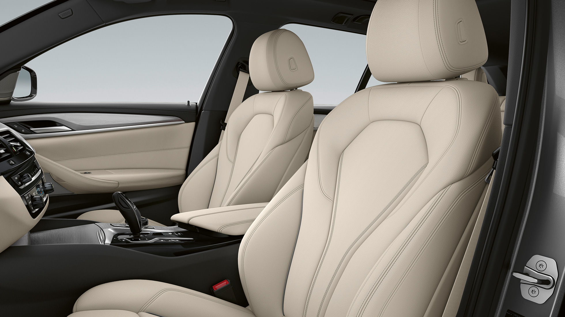 Bekleding BMW 5 Serie Touring G31 Bekleding in leder Dakota Elfenbeinweiß met exclusieve stiknaad met bies in contrastkleur BMW 5 Serie Touring 530i G31 M interieur