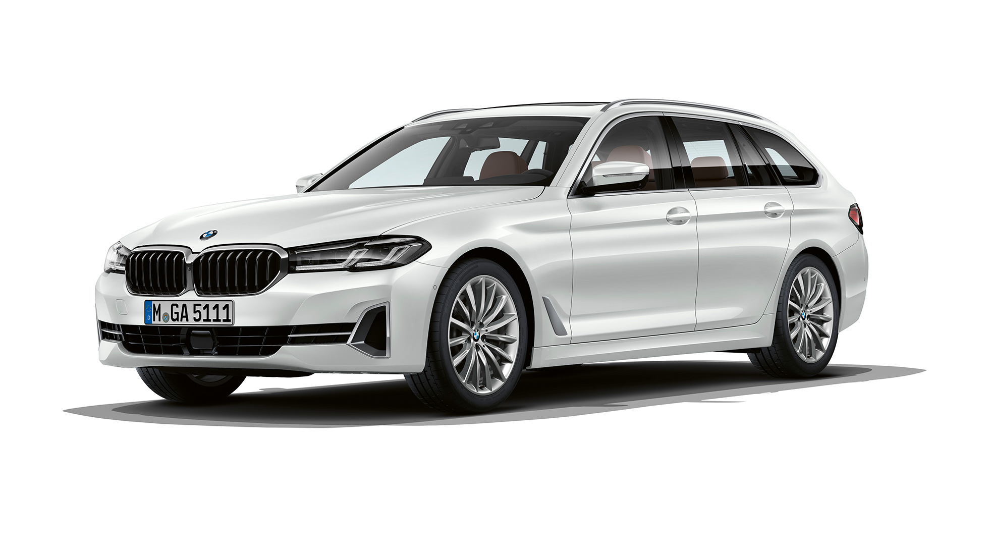 BMW 5 Serie Touring G31 Luxury Line voorzijde BMW 5 Serie Touring 530i G31 Luxury Line Mineralweiß driekwart vooraanzicht