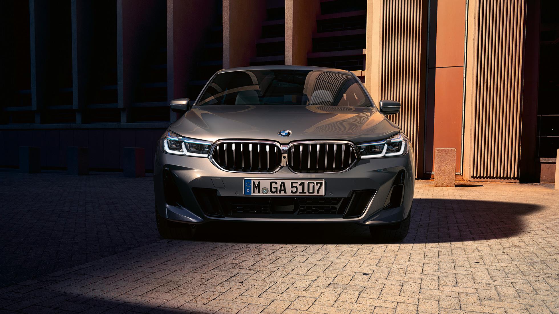 Voorzijde BMW 6 Serie Gran Turismo G32 Design voorzijde BMW 6 Serie Gran Turismo 640i xDrive G32 Berninagrau vooraanzicht