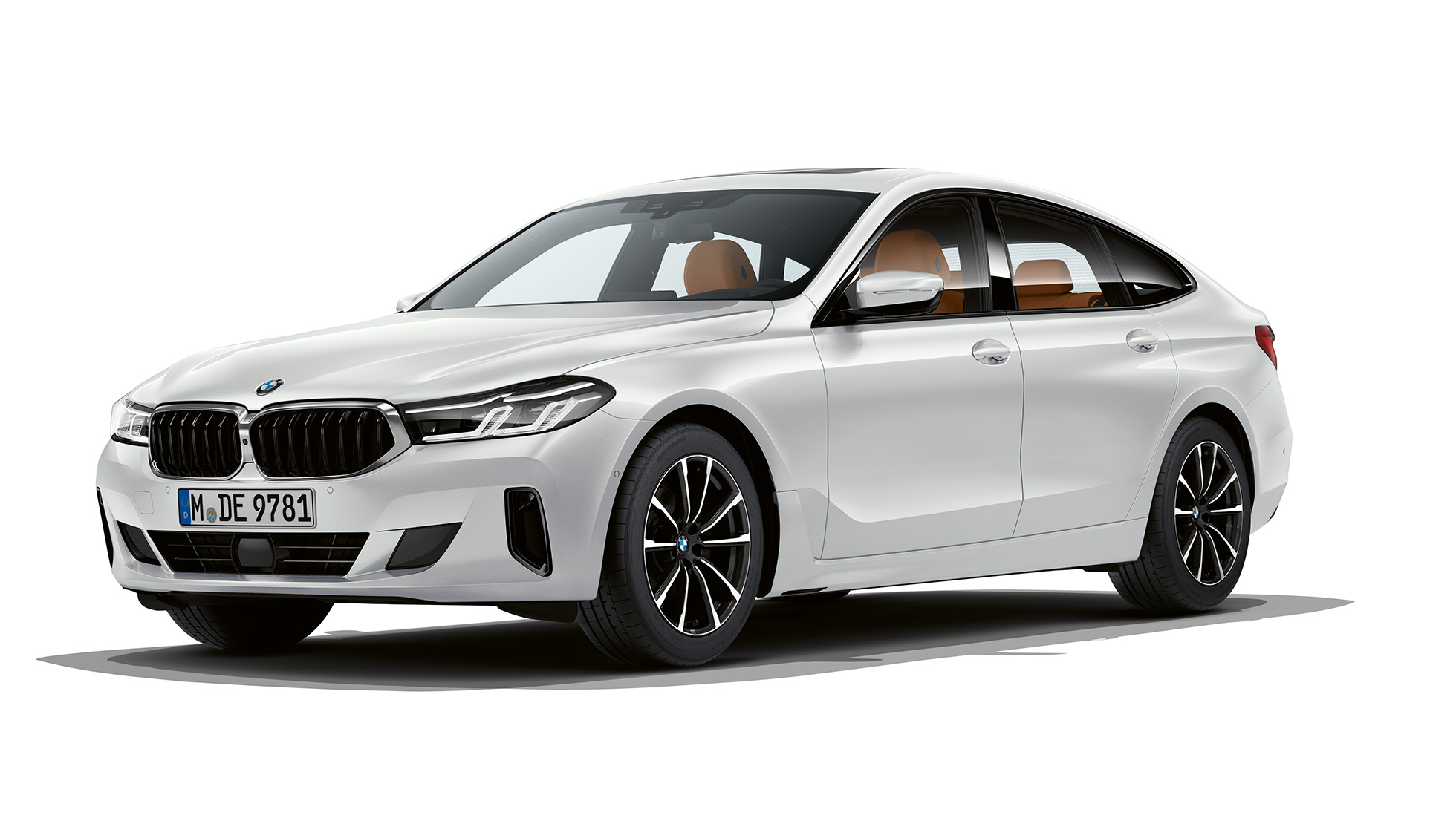 BMW 6 Serie Gran Turismo Standaarduitvoering G32 BMW 6 Serie Gran Turismo G32 620d Standaarduitvoering in Mineralweiß metallic driekwart vooraanzicht